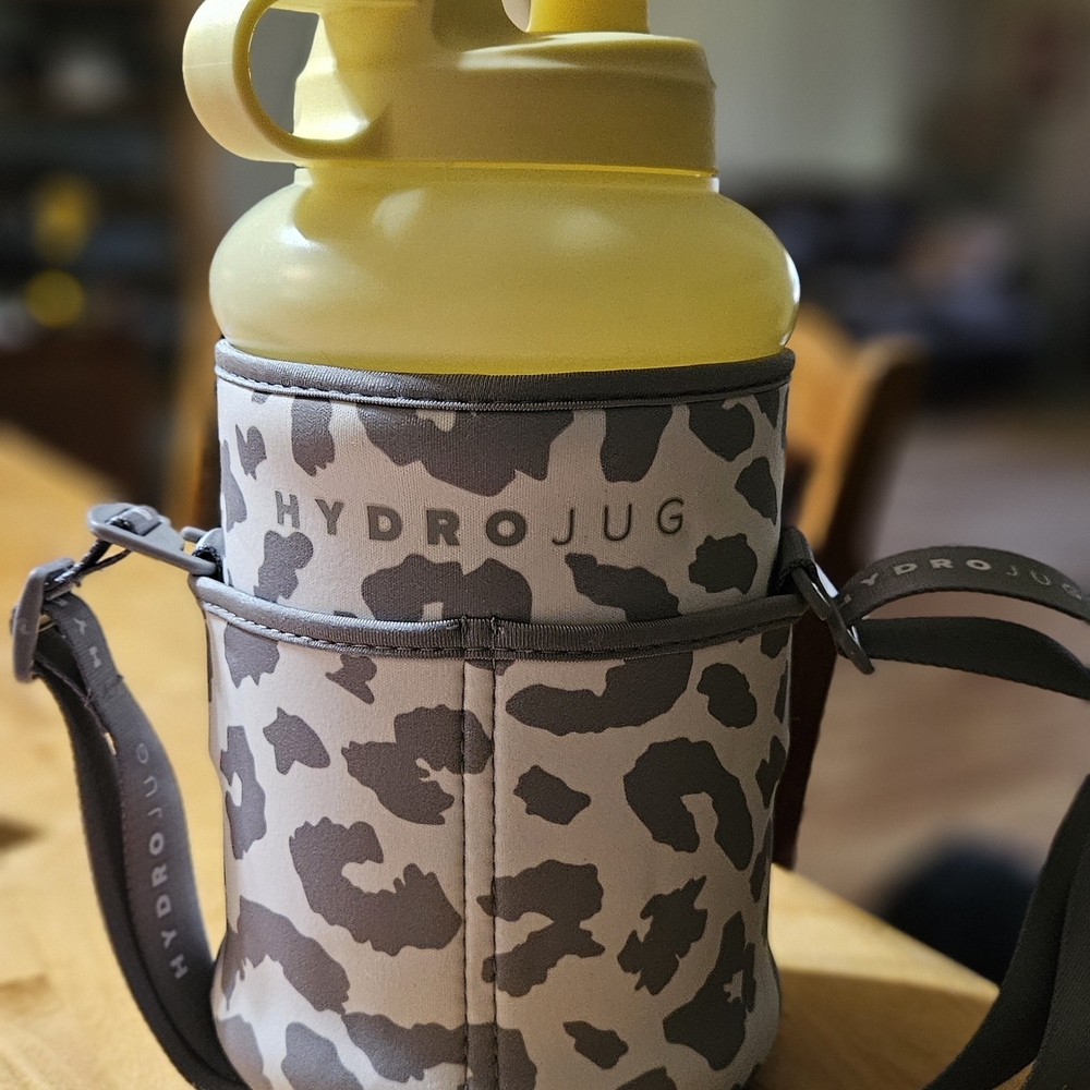 HydroJug Yellow Bottle with Leopard-Pattern Neoprene Carrier